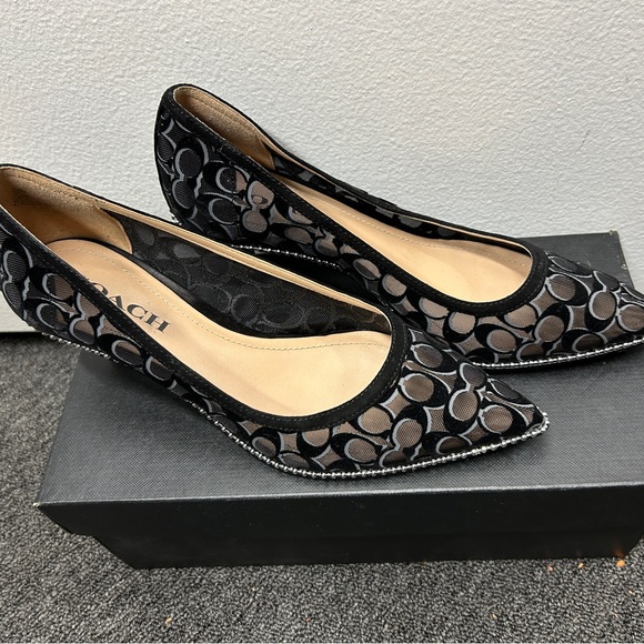 COACH: Jackie Sig Blk Mesh Pump - Picture 2 of 7